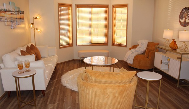 Relax, Play & Unwind in 3-bedroom house Full of Entertainment Amenities!