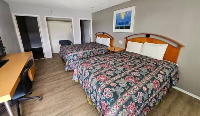 Relaxed Room w/Queen Beds + Kitchenette, Perfect for Extended Stays