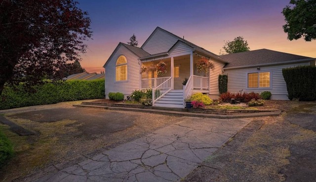 Relaxing 3BR Escape w/Hot Tub Near Portland