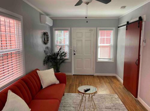 Remodeled 1BD 1920s Craftsman 1666