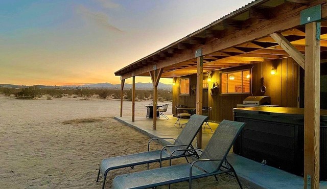 Remote Cabin with Hot-Tub and Desert Views in California
