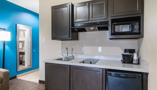 Residency Suites - Cotulla in Cotulla