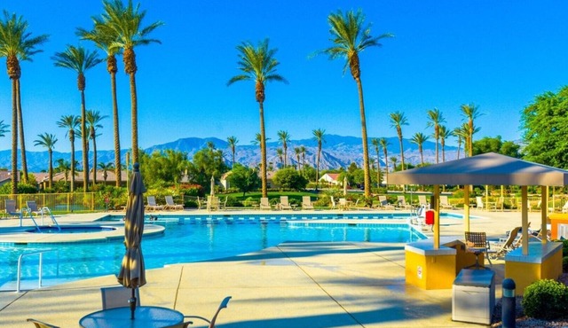 Resort like Palm Desert Home
