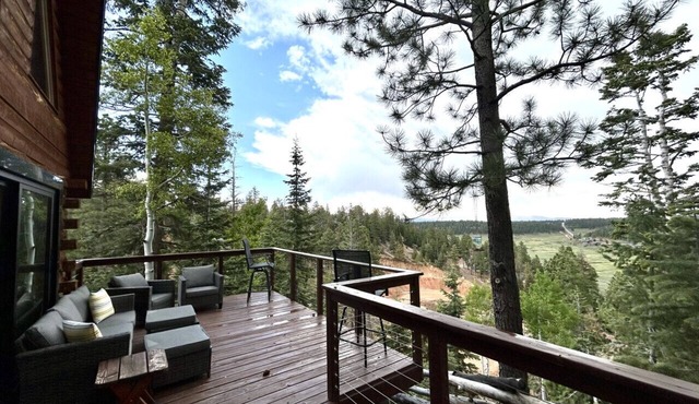 Rim Overlook Cabin Retreat!