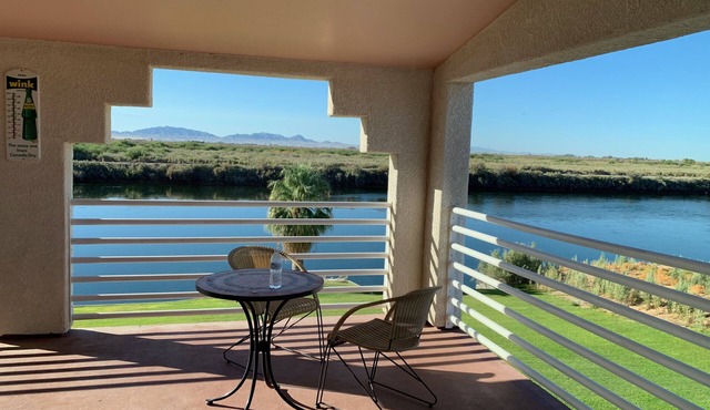 River House on the Water! -- Bring Your Water Toys! Large Home, Family Oriented