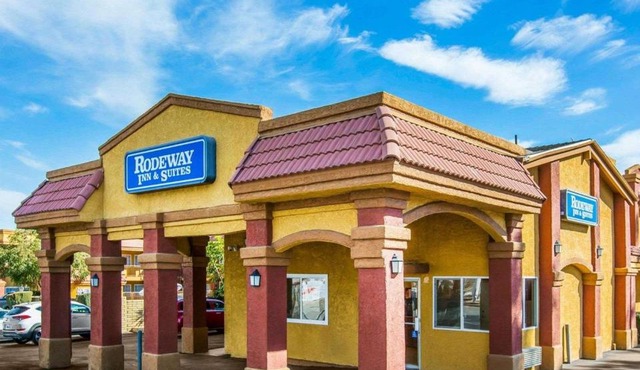 Rodeway Inn & Suites Corona