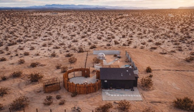 Romantic Desert Escape Stargazing Dome Hot Tub Cowboy Pool Fire Hammocks