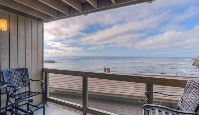 Romantic Ocean-View Suite with King Bed