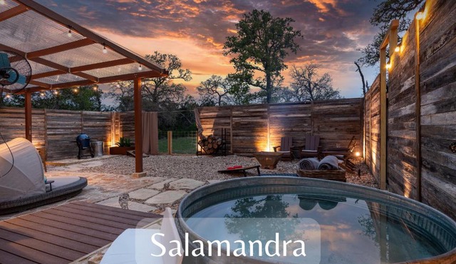 Romantic Tiny Luxury Retreat w heated pool, sauna n outdoor shower in Wimberley 10 acres