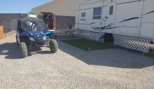 Roomy Bear Cave RV in the Desert in Marvelous Scenic, Arizona