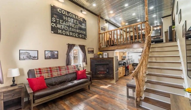 Rustic Loft @ historic Colonnade Hotel