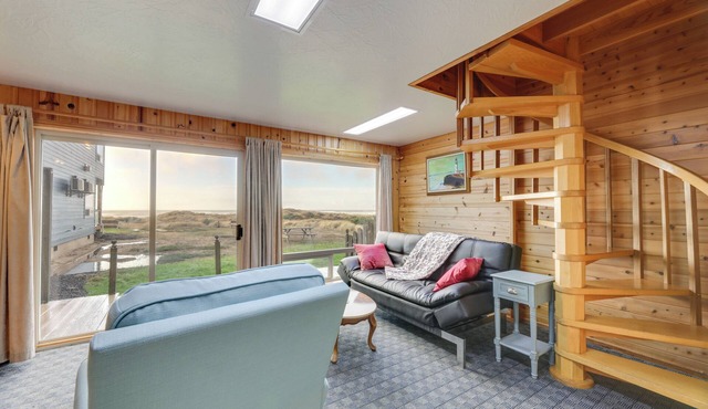 Sanderling Sea Cottages, Unit 3 w/Private Balcony