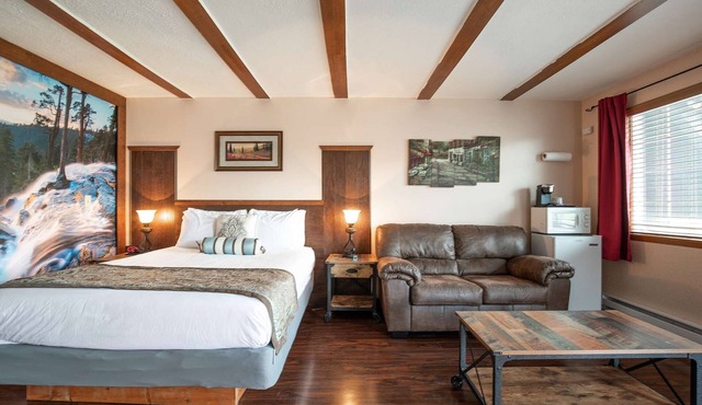 Sandpiper - Queen Studio Room at Wanderlust Inn, Pet Friendly