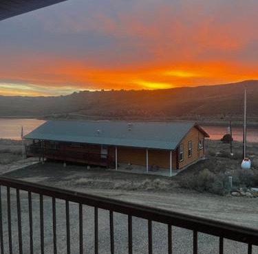 Scofield Shores | Sunset Lake Views Sleeps 10