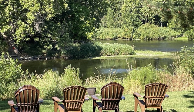 Secluded River Front Home With Easy Access To So Many Activities!