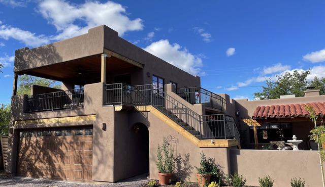 SEDONA: Studio/Loft in desirable West Sedona.