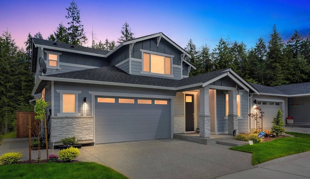 Serene Port Orchard Retreat: 3BR/3BA w/Trails & Views