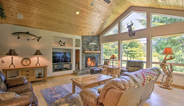 Serene South Bend Family Escape; Dogs Welcome