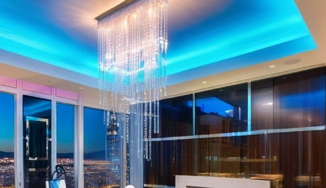 Sizzling in Las Vegas: Your 5-Bedroom Paradise!