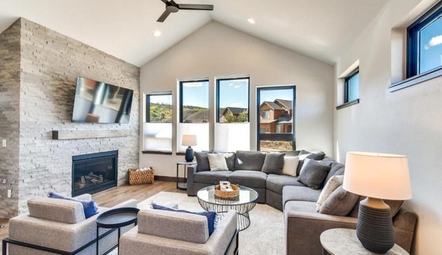 Ski-In/Out Home w/Hot Tub in Granby Ranch Resort!