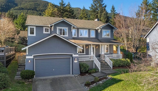 Spacious 5-bedroom retreat in marvelous North Bend