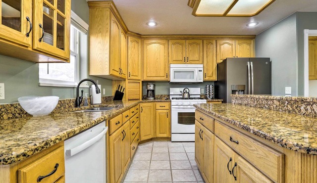 Spacious Family Home, 3 Mi to Dtwn Cedar City