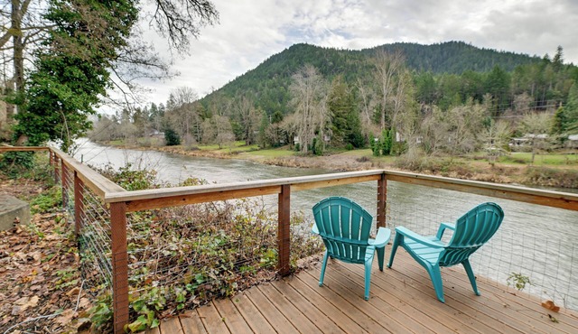 Spacious Grants Pass Home w/Hot Tub & River Views