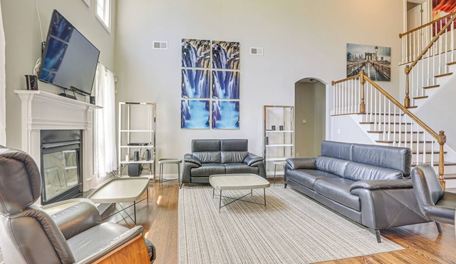 Spacious High Point Family Home w/Yard & Grill