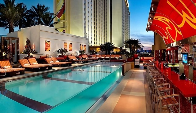 Spacious & Stylish Retreat in the Heart of Las Vegas