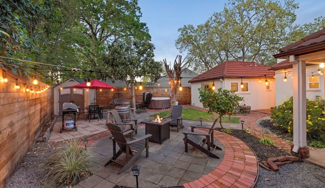 Spanish Wine Country Cottage with Hot Tub!
