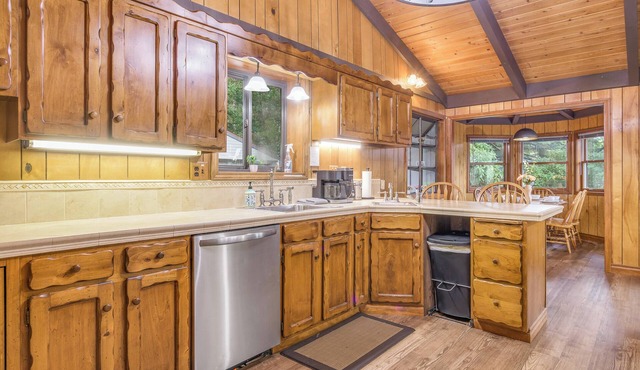 Stay In Lakeside - Lake Front Oasis