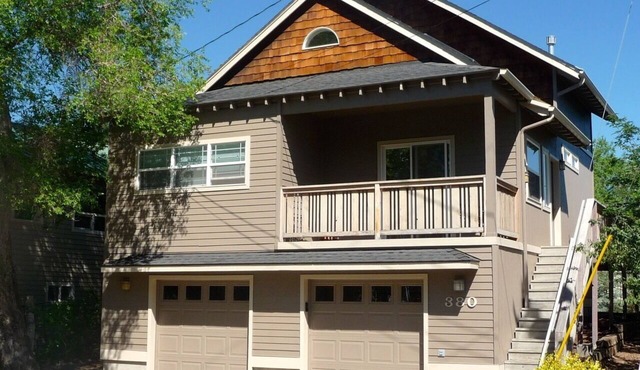 Stay In The Heart Of Bend, Walk Everywhere!