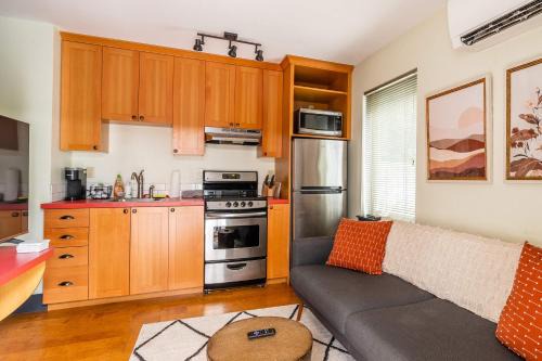 Stay Portland - Quirky Micro Apt - Foodies, Artists, Coffee Lovers