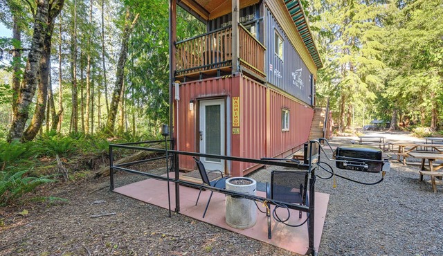 Steps to Foothills Trail: Unique Carbonado Studio