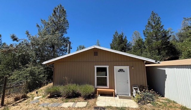 Studio cabin with AC in Nevada City with Yuba River access