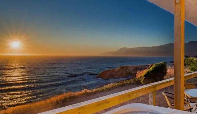 Stunning by OceanviewHotTubs Tesla Charging Oceanfront! Shelter Cove