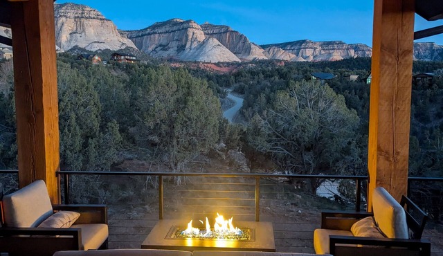 Stunning Cliff Views| Private Hot Tub, Sauna & Gym