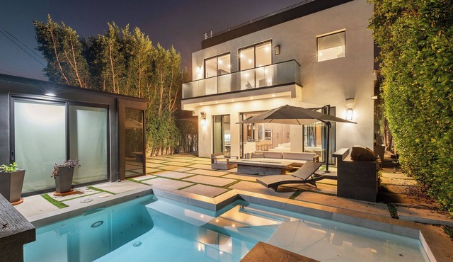 Stunning Modern Villa Pool Jacuzzi