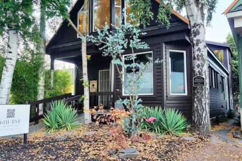 Stunning Victorian Home 6th Ave unbeatable area