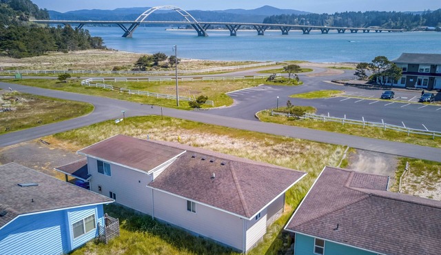 Stupendous Alsea Bay Views and Access from this Bright, Open Home in Bayshore!
