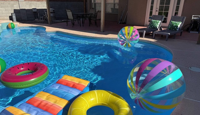 Stylish Pool Villa with High Ceilings near Summerlin
