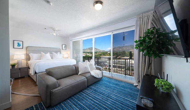 Sugarhouse - Panoramic Mountain Views! Studio!