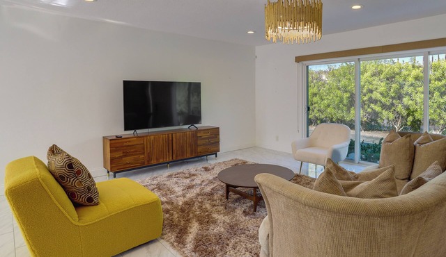 Sunny Palm Springs Townhome w/ Pool Access!