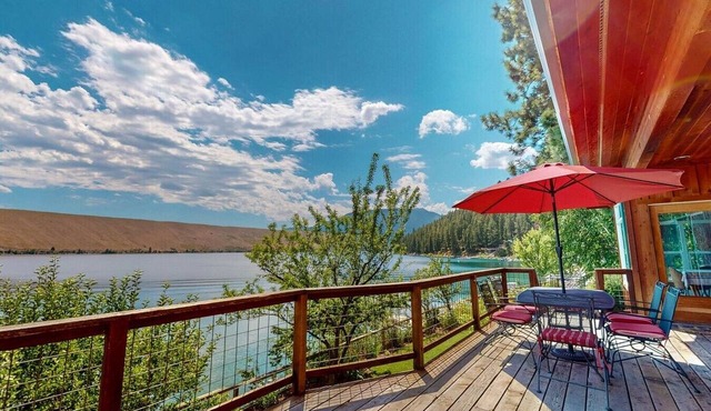 `Sunrise` formally Queens Court Wallowa lakefront