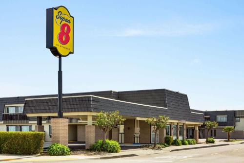 Super 8 by Wyndham Eureka