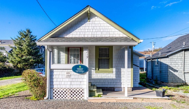 Sweet, Classic Oregon Coast Cottage Sits Across the Street from Rockaway Beach!