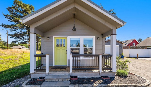 Sweet Seaview Home: Near Beach & Trailhead!