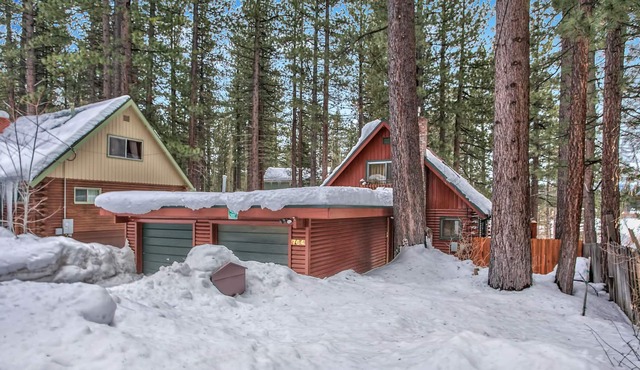 Tahoe Log Cabin-Hot Tub-Seasonal Lease 31 Days +