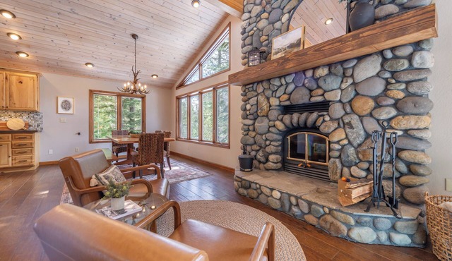 Tahoe pet friendly 3Br Easy access to Northstar, hiking, and waters of Tahoe - Trails & Tails