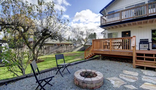 TC1: Vibrant Villa: Bold and Fun